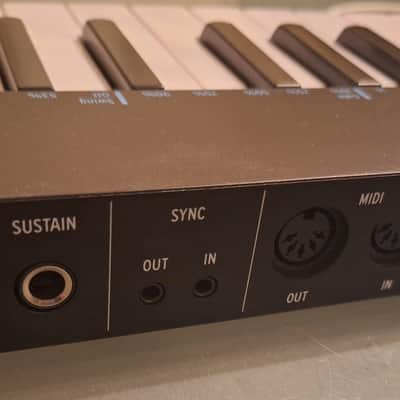 ARTURIA KEYSTEP 32 BLACK MIDI CONTROLLER image 2