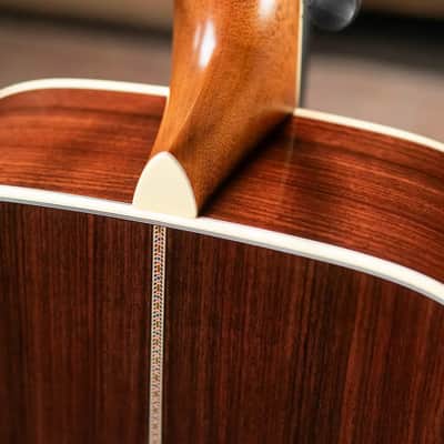 Martin J-40 Acoustic Guitar with Hardshell Case image 8