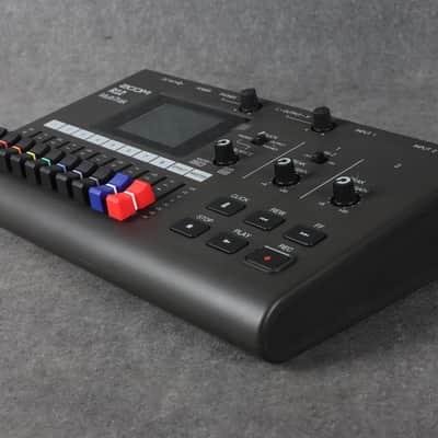 Zoom R12 Portable Multi-Track Recorder - 2nd Hand image 4