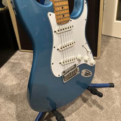 Fender 50th Anniversary Stratocaster 1995 - Lake Placid Blue image 11