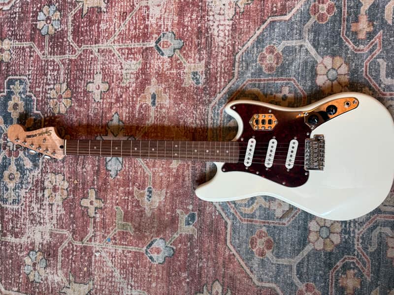 Squier Paranormal Cyclone 2021 - Present - Pearl White