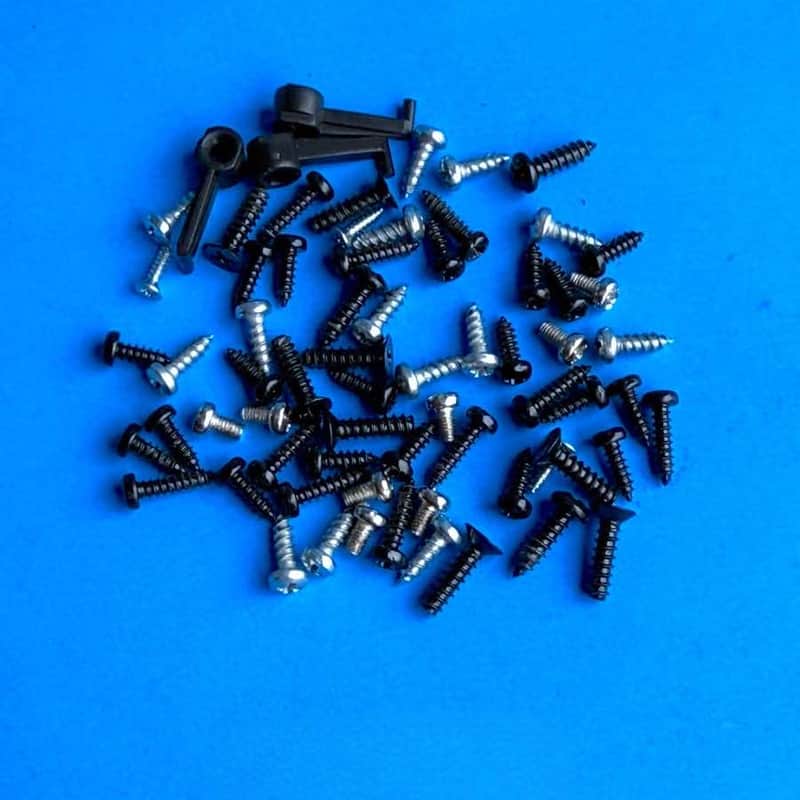 NI KOMPLETE S25 MK1 MIDI Keyboard Part: Random Body Shell & PCB Screws image 1