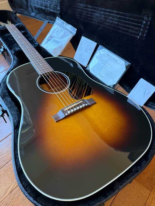 2025 Gibson Custom Shop J-45 M2M Thermally Aged Adirondack Red Spruce Top