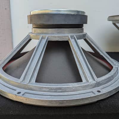 ドヨン スペシャル Matched Pair! 1997 Cerwin-Vega CWW-15 Made In USA 8 Ohm 300 Watt