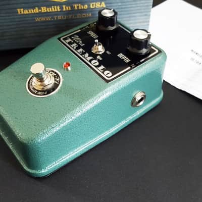 Tru-fi Ultra Tremolo w/Wooden Box image 6