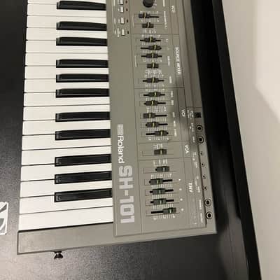 Roland SH-101 Monophonic Analog Synthesizer image 2