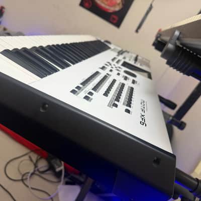 Yamaha Motif XF 6 Production Synthesizer White Used image 7