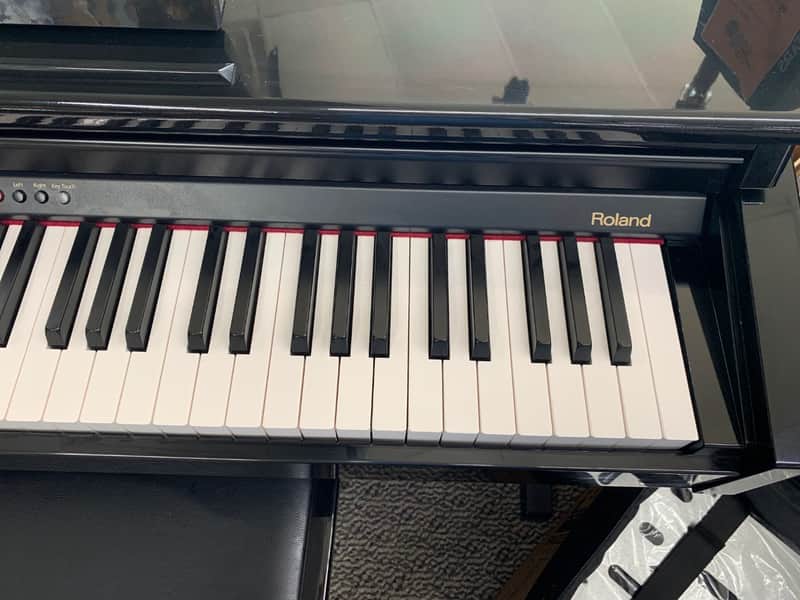 Roland HP-103 Digital Piano with realistic Piano Key Touch Action