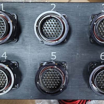 Solotech 24-Pair (Multicables) Audio Signal Distribution Panel-V72,Model LOCCUS0095  6 x Male V-37 , Bantam Patch/3U, VEAM connector and  Canare & Mogami  cables, very high quality component image 2