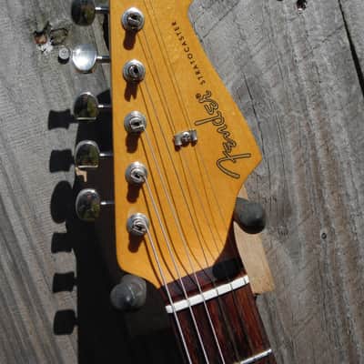 Fender Robert Cray Signature Stratocaster- 3-Color Sunburst w/Fishman Greg Koch Pickups image 4