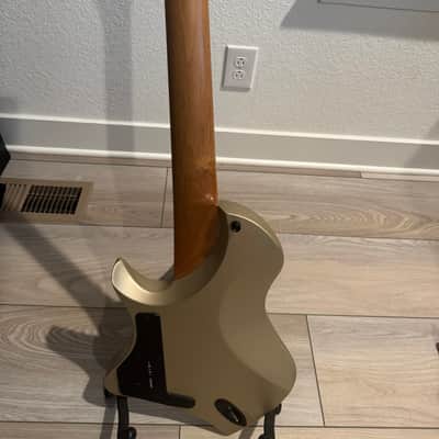 Abasi Guitars Larada 8 - master built image 2