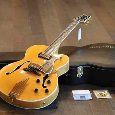 Unplayed! 2025 Heritage Standard Eagle Classic Hollow Body Electric Guitar Antique Natural + OHSC