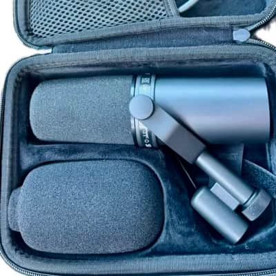 Shure SM7B - Black with Live Wire Elite Microphone Cable & Case image 2