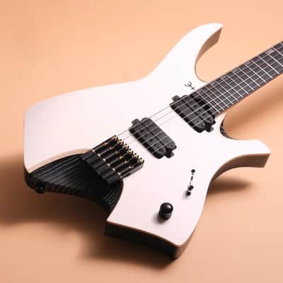 Infinia Neptune 6 2026 - Solid Lunar White image 2