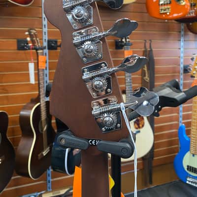 Fender Kingman Bass - Shaded Edge Burst image 5