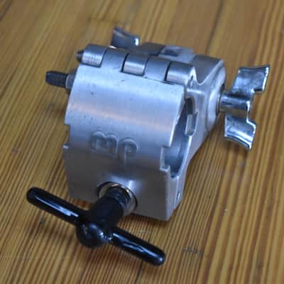 Used DW DWSMRKC15A 1.5 Rack Clamp w/ DW 1.5 Hinged Memory Lock image 3