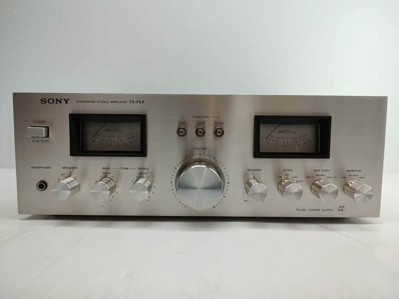 Sony Integrated Amplifier 2 x 100 Watts - 8 Ohms 1977-1979 - Silver image 1