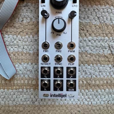Intellijel Dixie II+ Triangle Core VCO / LFO Eurorack Synth Module 2016 - Present - White image 2