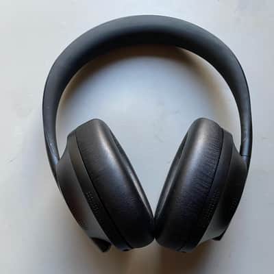 Bose Headphones 700 Wireless Noise Canceling with charging case (Read) image 6