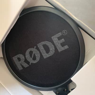 RODE NT1-A Large Diaphragm Cardioid Condenser Microphone 2002 - Present - Silver image 4