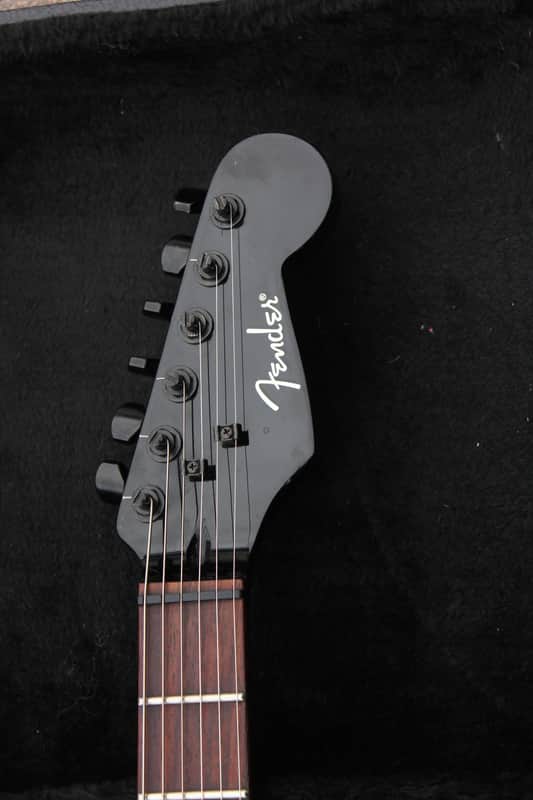 Fender Showmaster Blackout HH Stratocaster Made in Korea Electric