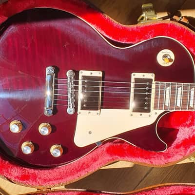 Gibson Les Paul Standard '60s Figured Top 2024 - Translucent Oxblood image 4