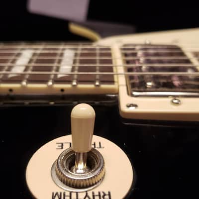 Epiphone Les Paul Standard 2012  + Hard Case image 9