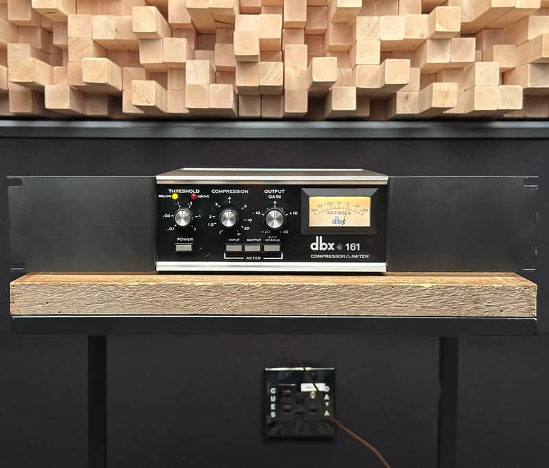 dbx 161 Compressor / Limiter. DBX161. Same as DBX160 VU 160. Rack ears. Great! image 1