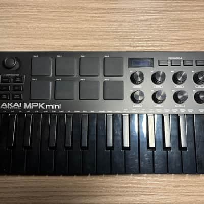 Akai MPK Mini MKIII 25-Key MIDI Controller - Black with Black Keys