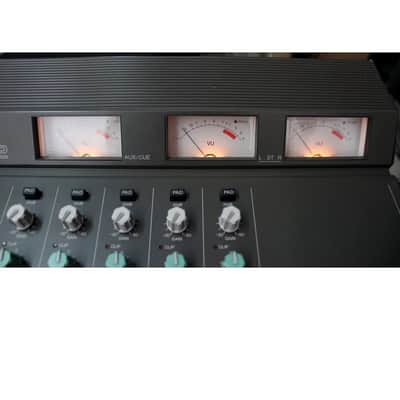 Yamaha MC802 Analog Audio Mixer | Reverb