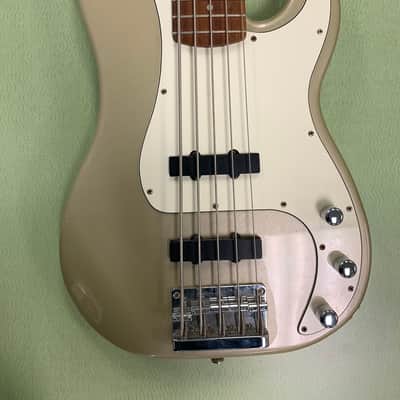 Squier Vintage Modified Precision Bass V image 2