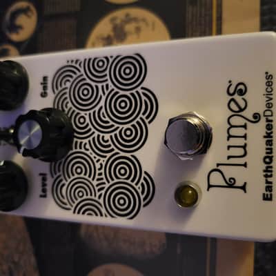 One of a Kind - EarthQuaker Devices Plumes Small Signal Shredder 2019 - Black and white image 3