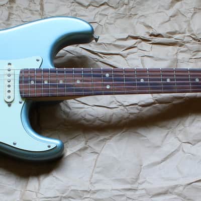 PRO MOD Fender Deluxe Roadhouse Strat w PREAMP Mystic Ice Blue Stratocaster image 4