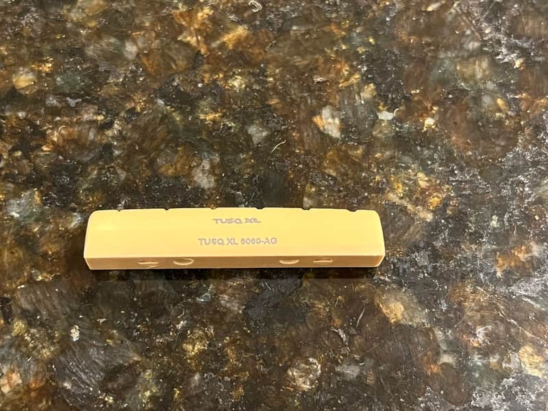 Graph Tech PQL-6060-AG Epiphone Slotted Nut 2010s - Aged White image 1