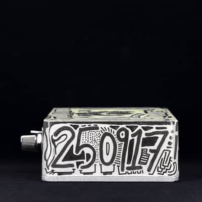 Fuzz Preamp - The Ruthie: Monochrome+Glow Edition - Serial 250917 image 9