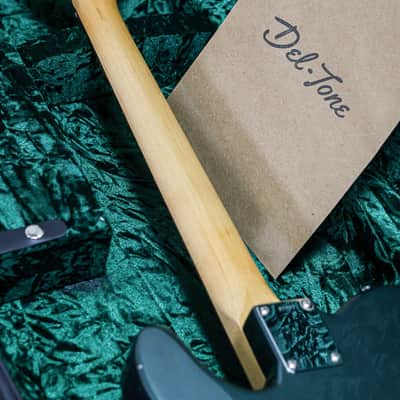 Del-Tone 60's T-style | Sherwood Green image 12
