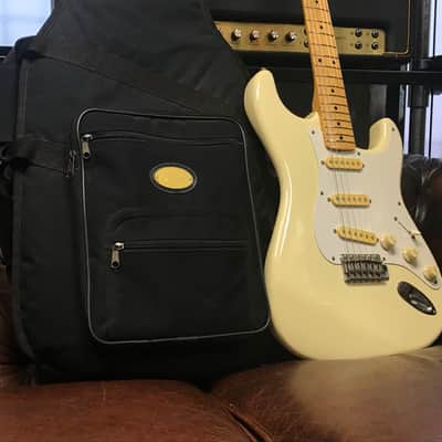 Squier MIJ Standard Stratocaster Maple Fretboard Arctic White 1980s image 12