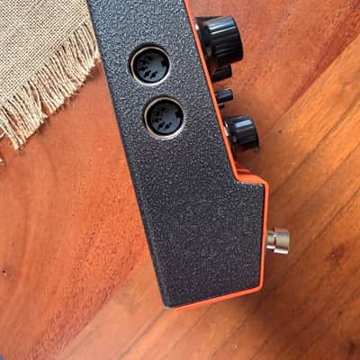 Suhr Thornicus - Orange image 2