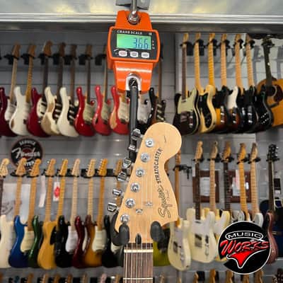Squier Stratocaster Standard Flamed Maple Sunburst + Bag image 3