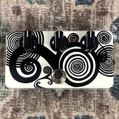 Zvex Octane 3 Octave 1 of 1 Hand Painted Fuzz Guitar Effect Pedal W/ Original Box! image 3