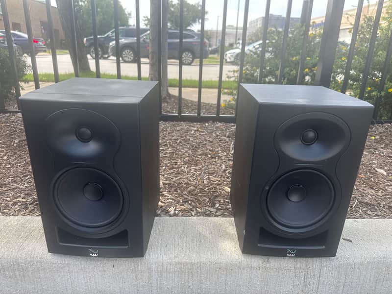 Kali Audio LP-6 V2 Active Studio Monitor 2021 - Present - Black image 1