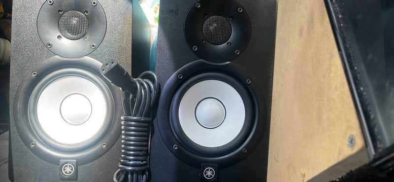 Yamaha HS5 5" Powered Studio Monitor (Pair) 2015 - Present - Black image 1