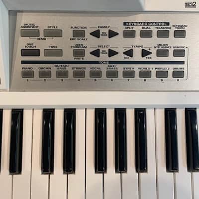 Roland Clavier E-09 61 Notes Interactive Arranger Blanc image 5
