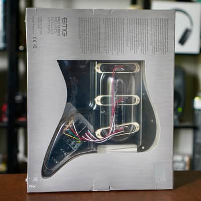 EMG Pro Series DG20 David Gilmour Prewired Loaded Stratocaster Pickguard image 2