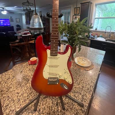 Fender Squier Stratocaster 2010 - Sun Burst Cherry image 1