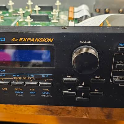 Roland JV-1080 Synthesizer Module with issues image 3