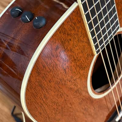2015 TAYLOR 520e (510/510e) All Mahogany Dreadnaught ~ Full Scale w/HSC!! ~ Excellent Condition!! image 5
