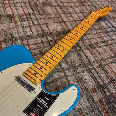 Fender American Professional II Telecaster with Maple Fretboard 2020 - Present - Miami Blue image 4