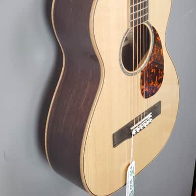 Larrivee P-09 Natural w/ Indian Rosewood back and sides image 3