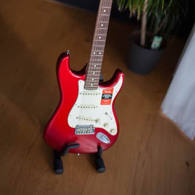 Fender American Professional Stratocaster with Rosewood Fretboard 2017 - 2019 - Candy Apple Red Bild 2